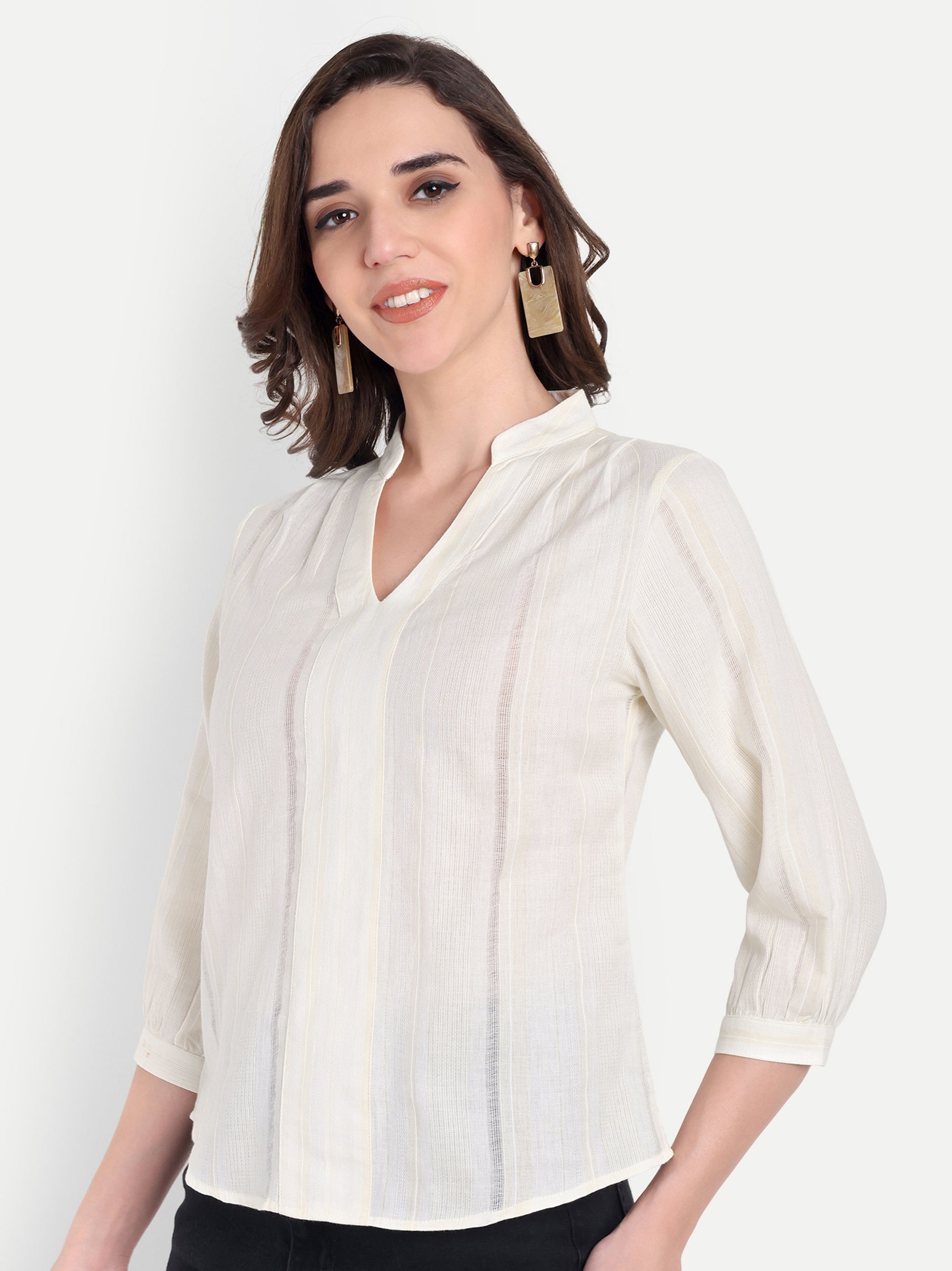 Women's  V-Neck 3/4 Sleeve Top | Lightweight Cotton Blend | Elegant Everyday Wear
