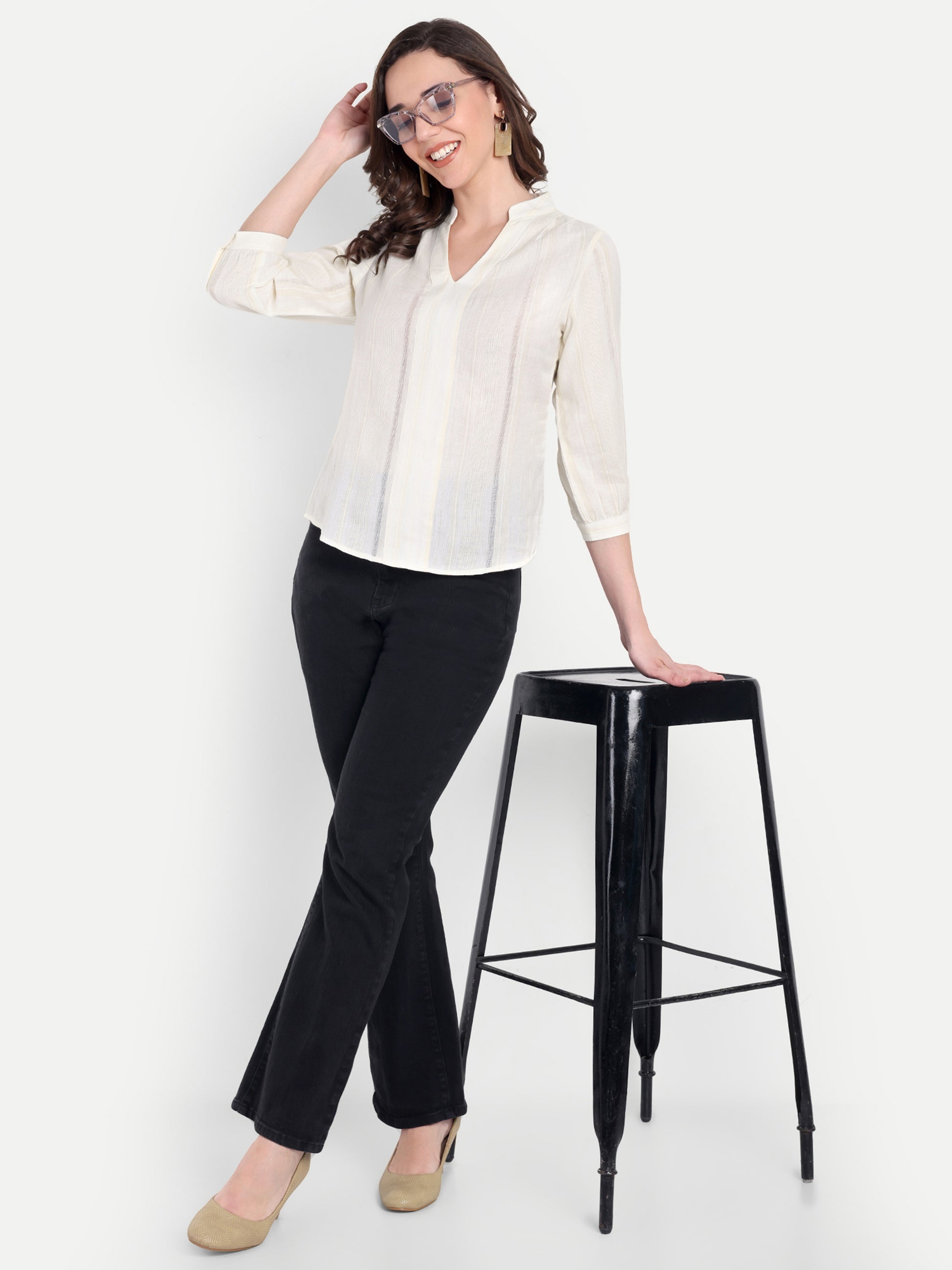 Women's  V-Neck 3/4 Sleeve Top | Lightweight Cotton Blend | Elegant Everyday Wear