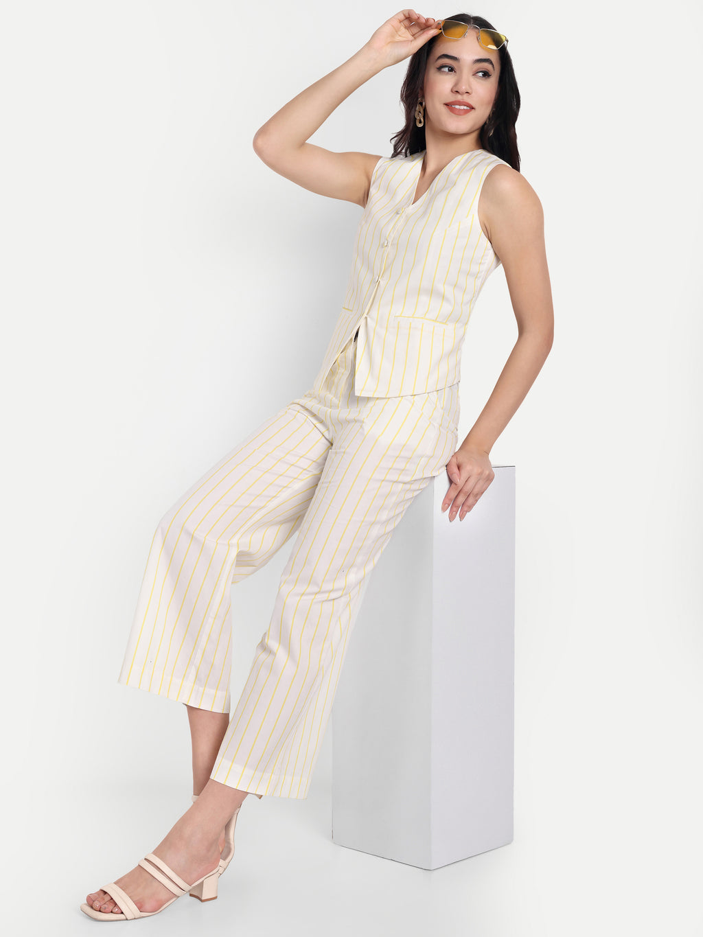 FairLeaf Women's V-Neck Sleeveless Waist Top – |100% Pure Cotton|Lightweight Relaxed Fit with Abstract Paisley Print – Stylish Casual Summer Western Wear for Women